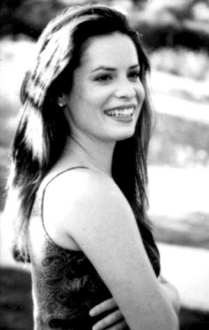 Holly Combs, her smile:) Holly Combs, Charmed Piper, Piper Charmed, Halliwell Sisters, Piper Halliwell, Charmed Tv Show, Charmed 1998, Charmed Ones, Charmed Tv