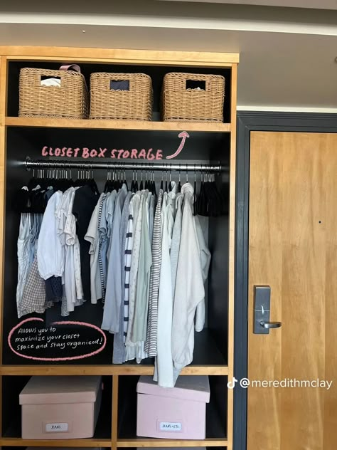 Minimalist Closet Aesthetic, Closet Dorm Organization, Closet Organization Ideas Dorm, Organization College, Uo X Pinterest Back To College, Dorm Wardrobe Organization, Dorm Room Closet Organization, College Must Haves Freshman Year, Dorm Closet Organization Ideas