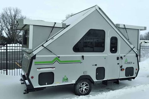 Small Pop Up Campers, Aliner Campers, Best Pop Up Campers, Pop Up Campers, A Frame Trailer, Camper Camping, Camping Rv, Popup Camper, Camper Ideas