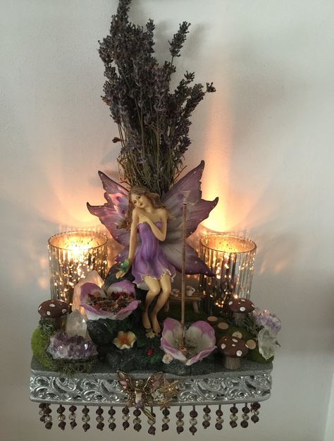 Faerie Altar Fairy Altar Ideas, Secret Altar Ideas, Fairy Alter, Faerie Altar, Mermaid Altar, Gaia Altar, Beauty Altar, Fairy Altar, Angel Altar