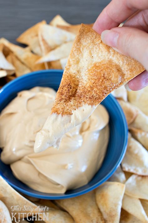 Dip With Cinnamon Pita Chips, Latin Dessert Recipes, Churro Chips, Latin Desserts, Cinnamon Tortilla Chips, Cinnamon Sugar Tortillas, Cinnamon Tortillas, Mexican Sweets, Cracker Dip