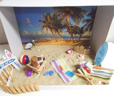 Beach Diorama Scene, Beach Diarama Ideas Kids, Diorama Shoebox Ideas, Beach Dollhouse, Diaroma Ideas, Shoe Box Diorama, Beach Diorama, Elf Diy, Miniature Beach Scene