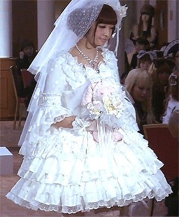 Kawaii Wedding Dress, Misako Aoki, Kawaii Wedding, Short Wedding Gowns, Frilly Dresses, Wedding Dress With Veil, Kawaii Dress, Cute Wedding Ideas, Brides Wedding Dress