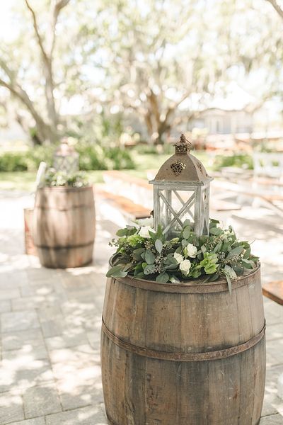 Wedding Ceremony Decorations Outdoor Wine Barrels, Decorated Wine Barrels Wedding Ideas, Wine Barrel Wedding Ceremony Altars, Whisky Barrel Wedding Decor, Barrel Decor Wedding, Whiskey Barrel Wedding Decor, Wine Barrel Flower Arrangements, Whiskey Barrel Flowers, Wine Barrel Wedding Decor