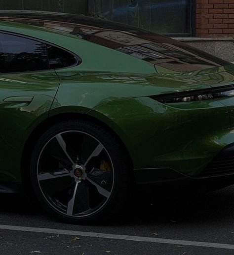 Social Lifestyle, Dark Green Aesthetic, Aesthetic Green, Car Aesthetic, Classy Cars, Pretty Cars, Future Car, Green Wallpaper, Green Aesthetic