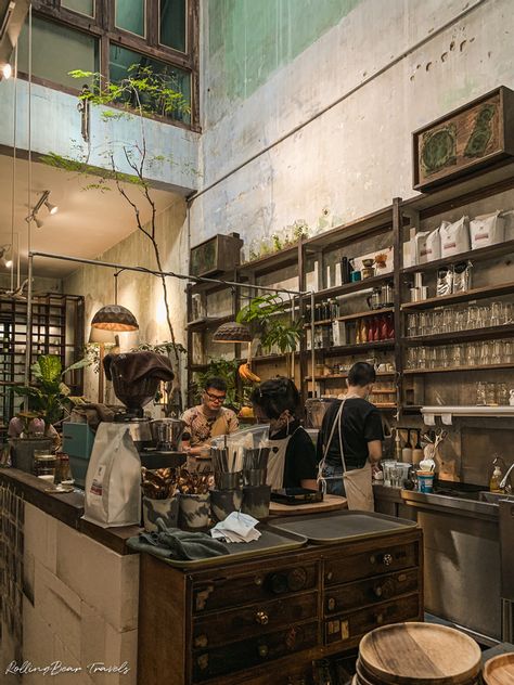 Brooklyn Cafe Interior, Italian Cafe Aesthetic Interior, Apartment Above Cafe, Old Fashioned Coffee Shop, Cafe Interior Design Rustic, Antique Cafe Interior, Cafe Outside Design, Rustic Cafe Design, Cool Cafe Interiors