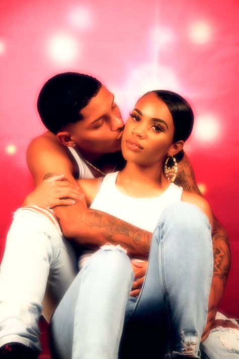 🦋 on Twitter: "If he with it I’m with it 4ever 🤎… " 90 Couple Photoshoot, 90s Couples Photoshoot, 2000s Couple Photoshoot, 2000s Couples, 90s Couples, 2000s Photoshoot, Couple Vibes, Photoshoot Backdrops, 90s Makeup