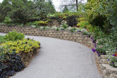 Backyard Retaining Walls, Building A Retaining Wall, Landscaping On A Hill, Garden Retaining Wall, Stone Retaining Wall, Landscaping Retaining Walls, Driveway Landscaping, Hillside Landscaping, Building A Fence