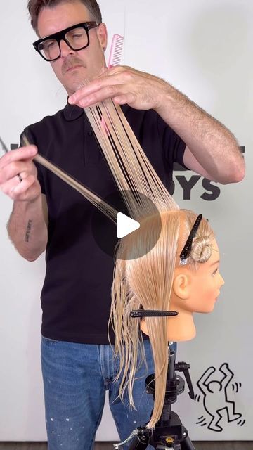 DJ MULDOON on Instagram: "Long Hair Layers ⬇️ Here’s a variation of concave layering that won’t leave the back super heavy like traditional round layering. Section the head into 3 panels. I start in the back using the length as a guide. I cut a line that follows the contour of the head from back to front. In the back I over direct sections straight back to the wall. I continue with this movementinto the top which turns into an elevation up to the ceiling, continuously following the head shape with my cutting angle. Super simple salon friendly layers ⬇️ Join us at Anaheim CA Feb 4th-5th for our hands on haircutting workshop and look and learn classes. Sign up at @premierebeautyshows Work smarter not harder. Join @knowledgedestroysfear and access all of oureducation on one page here on i Concave Layers Long, Simple Hair Layers, Concave Round Layers, Concave Layers, Hair Layers, Apple Body Shapes, Style Transformation, Budget Outfits, Cool Girl Style