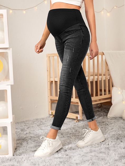 Coat And Sneakers, Shein Maternity, Cozy Coats, Comfortable Jeans, Maternity Style, Maternity Pants, Maternity Jeans, Maternity Wear, Maternity Fashion