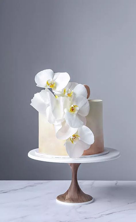 The Cakes | Toska's Cakes Images Of Cakes, Wedding Cakes Orchids, Orchid Cake Ideas, Cake With Orchid Flowers, Orchid Cake Design, Cake With Orchids, Orchids Cake Design Birthday, Orchids Wedding, Orchid Wedding Cake