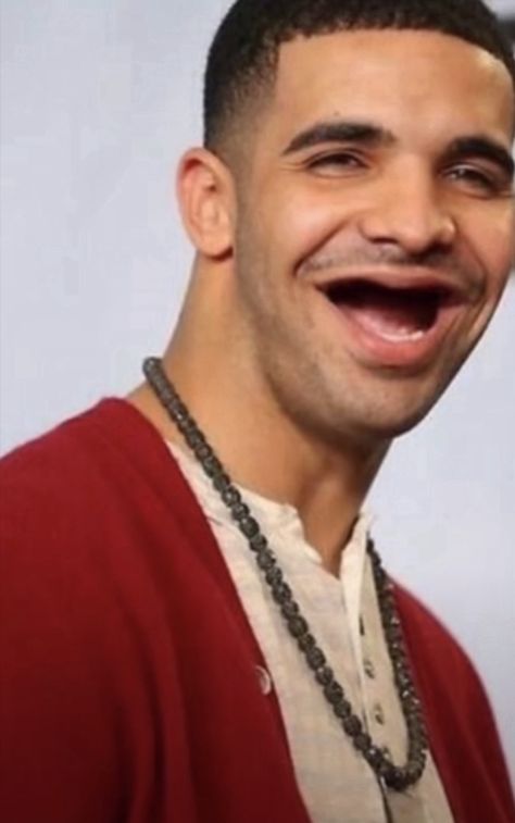 Drake Meme Face Funny, Drake Goofy Ahh, Funny Drake Wallpaper, Drake With Bonnet, Sus Drake, Pfp Drake, Drake Cursed, Drake Funny Face, Sus Drake Pics