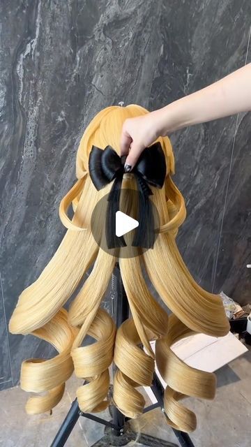 Cosplay Wig Styling, Navia Cosplay, Cosplay Hairstyles, Cosplay Wig Tutorial, Ringlets Hair, Diy Cosplay, Wig Ideas, Cosplay Hair, Cosplay Diy