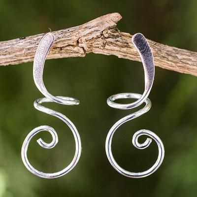 UNICEF Market | Artisan Crafted Sterling Silver Drop Earrings from Thailand - Lovely Spiral $19 Geometric Silver Jewellery, Ornament Earrings, Silver Jewelry Diy, High Fashion Jewelry, Wire Jewelry Designs, Mixed Metal Jewelry, Fine Silver Jewelry, Sterling Silver Drop Earrings, Spiral Earrings