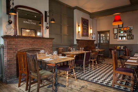 Pub Interior Ideas, Pub Dining Room, Rustic Pub, Cozy Pub, Pub Interior Design, Country Pub, Pub Interior, Pub Design, Home Pub