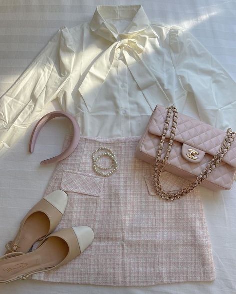 Casual Royal Outfits Aesthetic, Preppy Rich Girl Outfits, Blair Waldorf Outfits, Song Jia, Barbie Aesthetic, Old Stuff, London Style, Chique Outfits, Italy Outfits