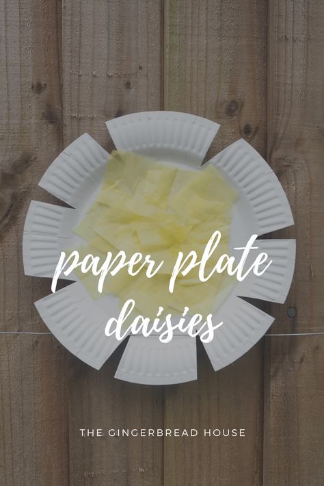 Easy paper plate daisies for kids to make Pancake Day Crafts, Spring Festival Ideas, Daisy Crafts, Spring Toddler Crafts, Advent Crafts, Scout Crafts, Spring Toddler, Toilet Roll Craft, Fun Activities For Toddlers