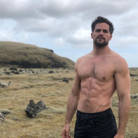 Brant Daugherty on Instagram: “Was thinking about traveling so I started looking at old traveling pics and well now here we are 🤷🏻‍♂️” Traveling Pics, 50 Shades Freed, Brant Daugherty, American Guy, Handsome Older Men, Australian Men, Scruffy Men, Hunks Men, Hot Actors