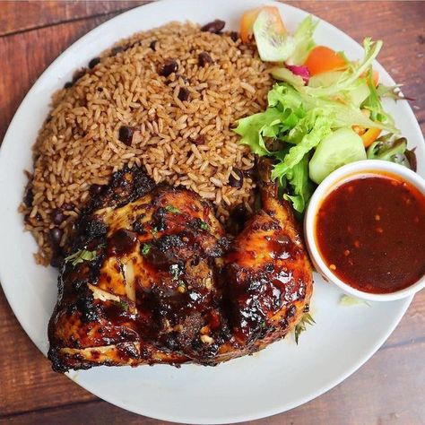 Chicken Rice And Peas, Peas Salad, Jerk Chicken And Rice, Bahamian Food, Rice Peas, Jerk Chicken Recipe, Jamaica Food, West African Food, Rice And Peas