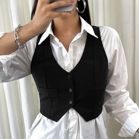 Work Smart Outfits Women, Black Sleeveless Blazer Outfit, Black Sleeveless Top Outfit, Lawyer Fashion Women, Girls Clothes Sewing, Cute Office Outfits, Styling Home, Blazers Black, High Waist Skirts