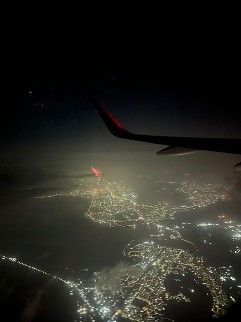 Nift Mumbai Aesthetic, Mumbai Airport Snap Night, Mumbai City Night, Mumbai City Aesthetic, Mumbai Flight, Bombay Aesthetic, Mumbai Trip, India Pic, Marine Drive Mumbai