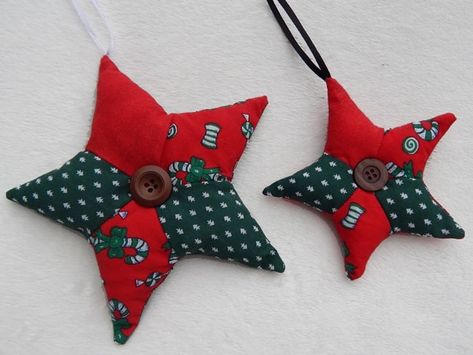 Patchwork Star, Christmas Quilting Projects, Christmas Patchwork, Red And Green Christmas, Fabric Christmas Ornaments Diy, Craft Board, Folded Fabric Ornaments, Quilted Ornaments, Applique Quilt Patterns