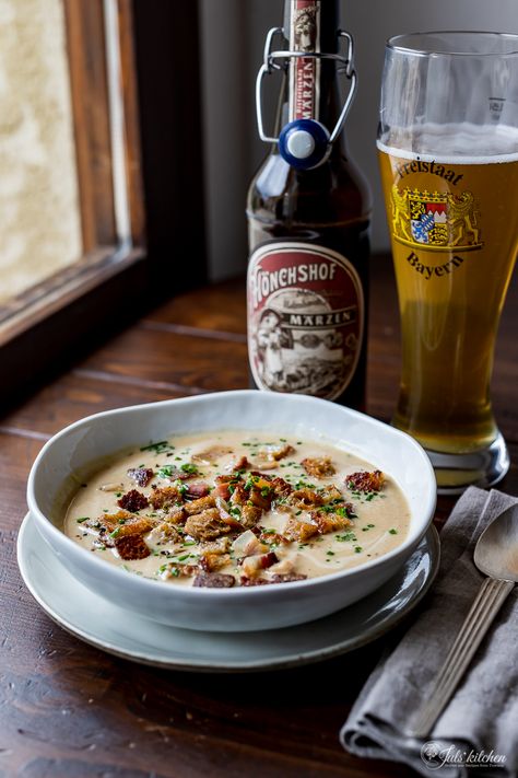 Bavarian bread soup Beer Soup, Meat Stock, Bavarian Recipes, Fried Bread, Bread Soup, Better Diet, Leftover Bread, Brown Bread, Stale Bread