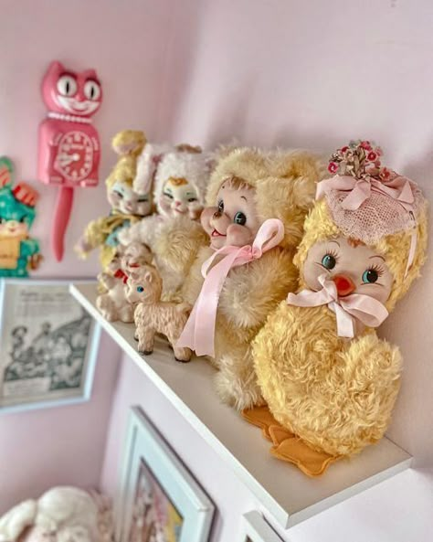 Rushton Toys, Creepy Cute Aesthetic, Melanie Martinez Photography, Kitsch Vintage, Doll Aesthetic, Vintage Kitsch, Vintage Plush, Cute Stuffed Animals, December 12