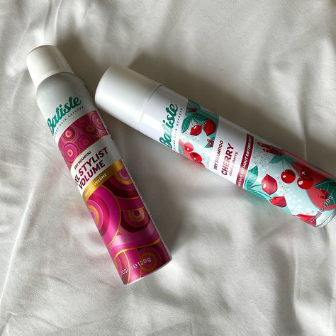 Busy days just got a whole lot easier with Batiste Dry Shampoo! 🌟 My go-to for those in-between wash days, it eliminates oil, refreshes my hair in just 1 minute, and adds that much-needed volume. Plus, it smells amazing! Perfect for any situation, this is definitely my top pick for fab hair anytime, anywhere. ✨ @officialbatistemy @watsonsmy #batistedryshampoo #batistemy #1dryshampoo #instantrefresh Dry Shampoo Aesthetic, Shampoo Aesthetic, Batiste Dry Shampoo, In Between, Smells Amazing, Dry Shampoo, Top Pick, My Hair, Hair