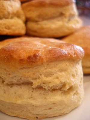 Bojangles Biscuits, Kelsey Nixon, Angel Biscuits, Baking Powder Biscuits, Southern Biscuits, Cream Biscuits, Flaky Biscuits, Biscuit Bread, Biscuit Recipes