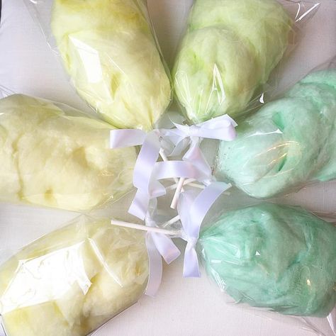 @CCConfectionery gourmet cotton candy favors www.cottoncandyconfectionery.com Cotton Candy Aesthetic, Green Cotton Candy, Gourmet Cotton Candy, Cotton Candy Favors, Candy Aesthetic, Candy Ideas, Candy Favors, Yellow And Green, Green And Yellow