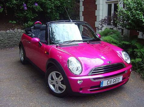 I love love love love this.... Pink + Mini Cooper = Nothing better :) Pink Mini Cooper, Pink Mini Coopers, Pink Convertible, Mini Cooper Convertible, Pink Cars, Mini Love, Girly Car, Mini Coopers, Mini Countryman