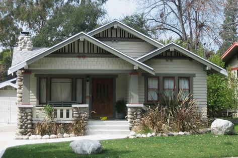 All About Bungalows and Craftsman Style Homes Craftsman Bungalow Exterior, California Bungalow, Craftsman Bungalow, Bungalow Exterior, Bungalow Homes, Craftsman Exterior, Craftsman Style House, Bungalow House Plans, Bungalow Style