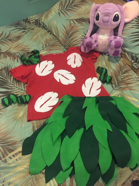 Lilo costume for Halloween Lilo Costume, Lilo And Stitch Costume, Lilo Und Stitch, Halloween Costumes For Women, Diy Halloween Costumes For Women, Diy Kostüm, Disney Halloween Costumes, Costume For Halloween, Scary Halloween Costumes