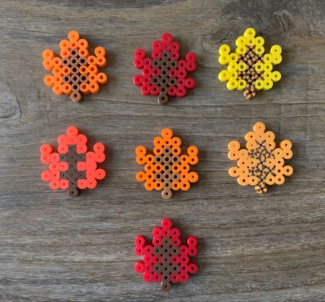 Fall Pearler Beads Ideas, Fall Perler Bead Ideas, Pumpkin Hama Beads, Thanksgiving Perler Beads, Fall Perler Beads, Fuse Beads Patterns Templates, Fall Perler Bead Patterns, Halloween Perler Beads, Fall Templates