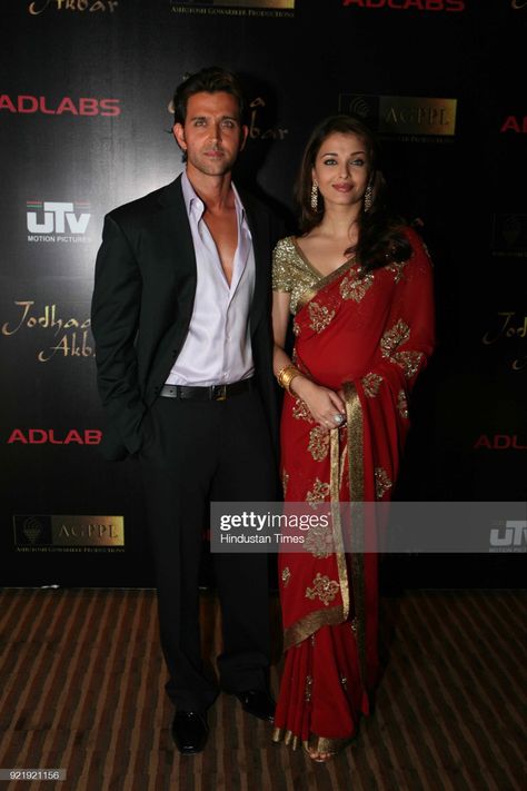 Hrithik And Aishwarya, Aishwarya Rai Hrithik Roshan, Aishwarya Saree, Smita Patil, Celebrity Wear, Heavy Lehenga, Music Cover Photos, Jodha Akbar, Lily Maymac