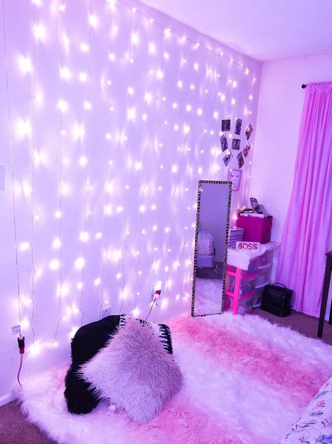 Luxury Dorm, Luxury Dorm Room, Dorm Room Decor Ideas, Teenage Room Decor, Wash Room, Luxury Room Bedroom, First Apartment Decorating, Teenage Room, Neon Room