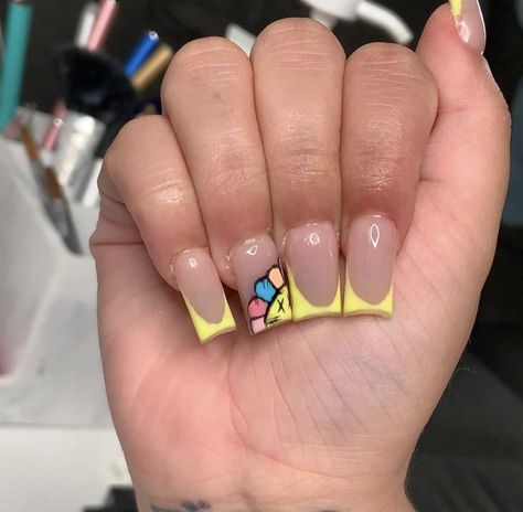 Murakami Flower Nails, Stickers Mushrooms, Takashi Murakami Flower, Acrylic Nails Yellow, Pink Tip Nails, Obx Dr, Murakami Flower, Black Ponytail, Yellow Nails Design