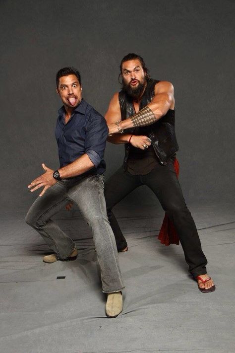 Manu Bennett and Jason Momoa doing the Haka! Love it! 😍 Haka Dance, Manu Bennett, Jason Momoa Aquaman, Fine People, Avan Jogia, Ryan Guzman, Taylor Kitsch, Awesome Nature, Travis Fimmel