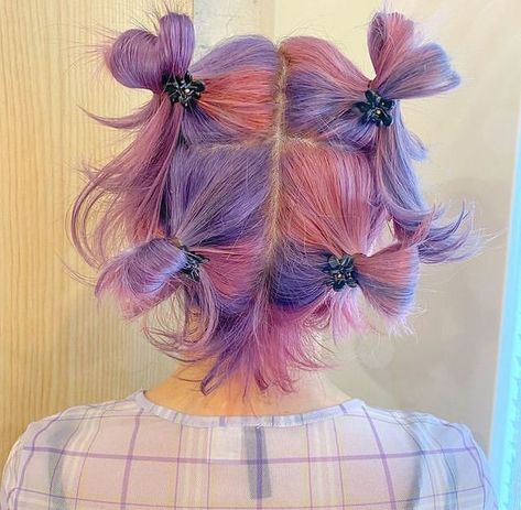 #gorgeousbirthdayhairstyles #weddinghairstylesattention #hairstyleforofficelook #easyhairstyleshousewife #hairdyetransform #besttrendinghairstyleforwomenin2023# Pink And Purple Hair, Κούρεμα Bob, Dyed Hair Inspiration, Fishtail Braid, Pretty Hair Color, Penteado Cabelo Curto, Tone Hair, Sleek Hairstyles, Creative Hairstyles