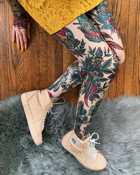 Traditional Thigh Tattoo, Traditional Tattoo Leg Sleeve, Thigh Sleeve Tattoo, Tattoo Pierna, Traditional Tattoo Old School, Christian Sleeve Tattoo, Neotraditional Tattoo, Girls With Sleeve Tattoos, Traditional Tattoo Sleeve