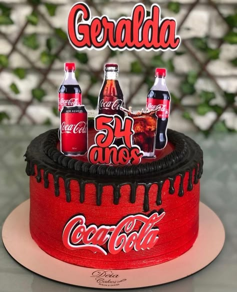 Coke Cake Design, Coca Cola Cake Design Birthdays, Pastel Cocacola, Bolo Coca Cola, Diet Coke Cake, Tardis Cake, Coca Cola Party, Coke Cake, Coca Cola Cake