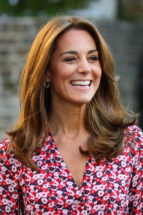 Kate Middleton Short Hair, Prince William Family, Kate Middleton Hair, Kate Middleton Dress, Hair Evolution, Queen Kate, Beautiful Gray Hair, Catherine The Great, Princess Catherine