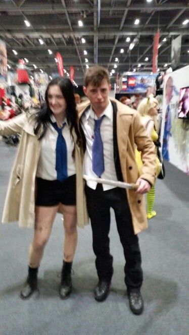 Supernatural Castiel fem!Cas cosplay. May 23rd London MCM Expo Female Castiel Cosplay, Castiel Halloween Costume, Supernatural Costume Ideas, Castiel Costume, Supernatural Halloween Costumes, Castiel Cosplay, Supernatural Costume, Tv Show Halloween Costumes, Supernatural Cosplay