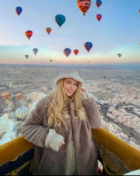 Capadocia Turkey Outfit, Cappadocia Turkey Winter, Istanbul Turkey Winter Outfit, Cappadocia Outfit Winter, Istanbul Turkey Outfit Winter, Cappadocia Photo Ideas, Capadocia Outfit, Turkey Winter Outfit, Cappadocia Turkey Outfit