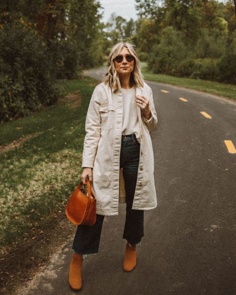 Madewell Outfits 2023, Chore Coat Outfit, Karin Emily, Style Uniform, Lauren Mcbride, Sock Boots, Outfit Formulas, Chore Coat, School Style