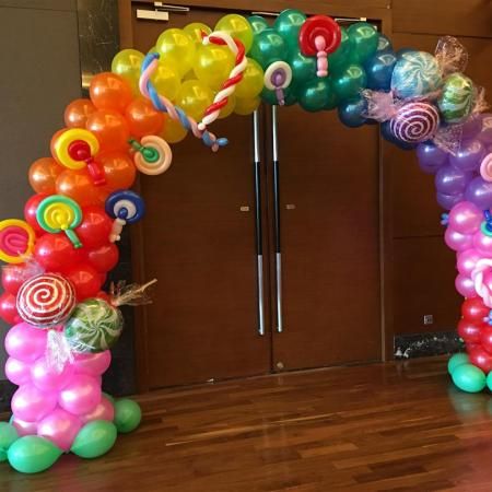 Entrance Arch, Balloon Arch Decorations, Candy Balloons, Candy Land Birthday Party, Decoration Balloon, Giant Candy, Candyland Birthday, Candy Land Christmas Decorations Diy, Arch Decoration