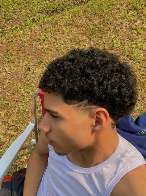 Simple Hair Designs, Taper Fade Afro, Hair Designs For Men, Taper Fade Curly Hair, Black Hair Cuts, Curly Hair Fade, Curly Mohawk, Cornrow Hairstyles For Men, Hair Unit