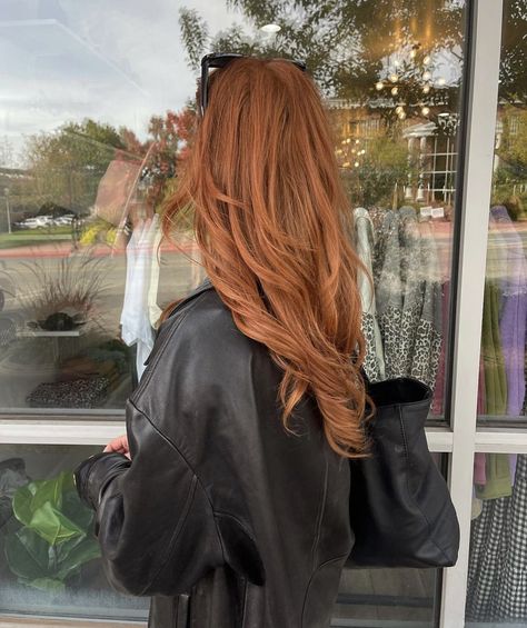 Rambut Brunette, Strawberry Blonde Hair Color, Red Hair Inspo, Ginger Hair Color, Hair Color Auburn, Strawberry Blonde Hair, Auburn Hair, Copper Hair, Dye My Hair