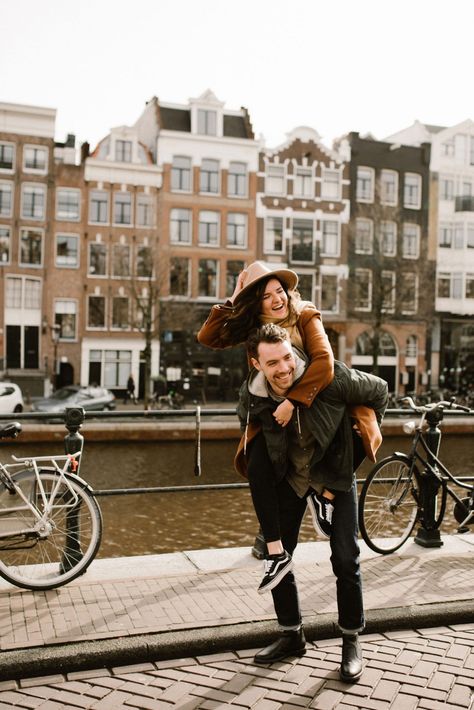 Europe Couple, Amsterdam Bike, Amsterdam Red Light District, Amsterdam Photography, Amsterdam Photos, Red Light District, Amsterdam Travel, Amsterdam City, Couple Photoshoot